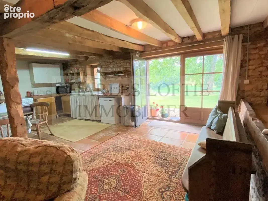 Superbe ensemble avec maison, gîte et piscine implanté au coeur de ses 12 hectares - photo 13