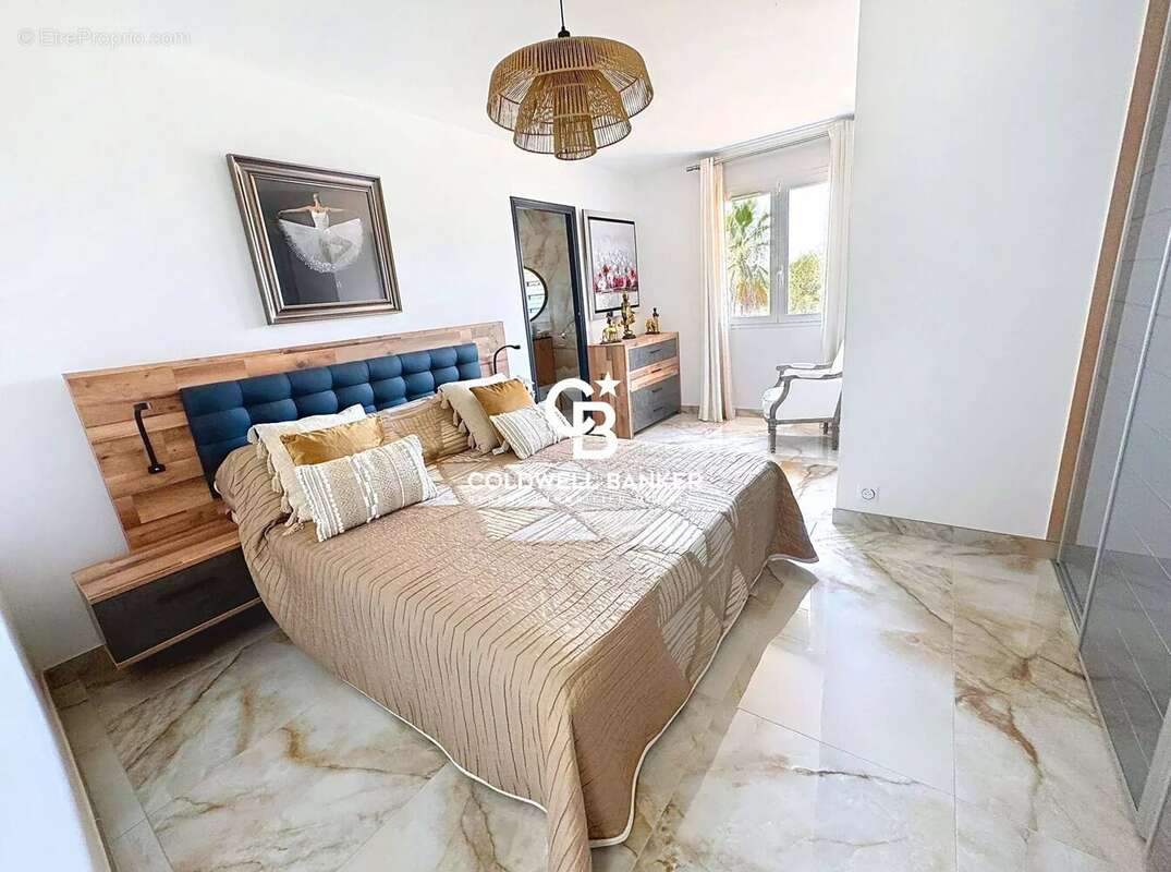 Hauteurs PUGET-SUR-ARGENS – Var est balnéaire Villa de prestige de 245 m² entourée d’un terrain paysager de 5 137 m² - photo 28