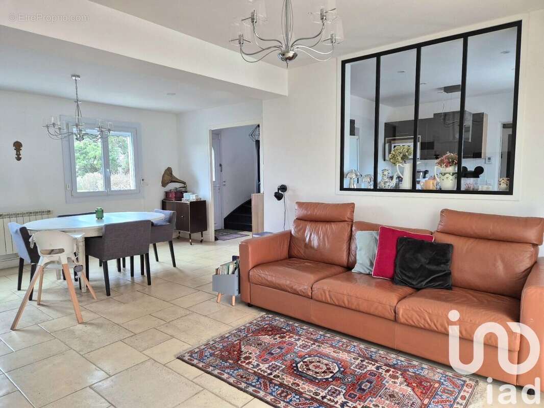 Maison 125 m² à Saulx-Les-Chartreux  - photo 3