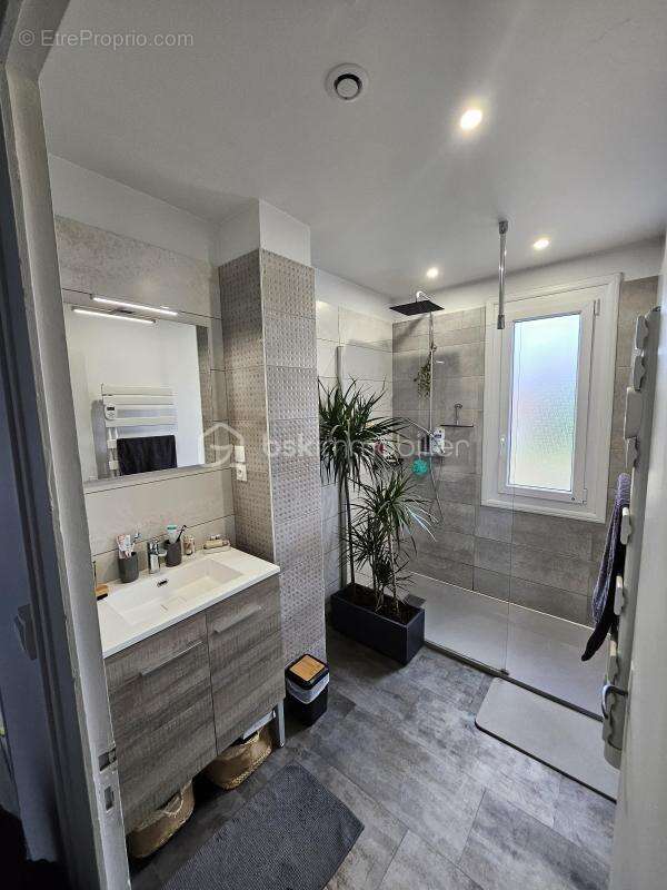 ***** maison bien rénovée, 3 chambres, cuisine équipée avec jardin intime et grand sous-sol***** - photo 5