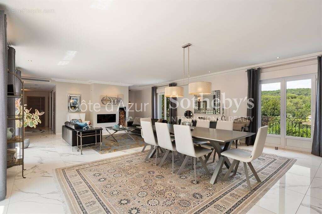 Maison à MOUGINS