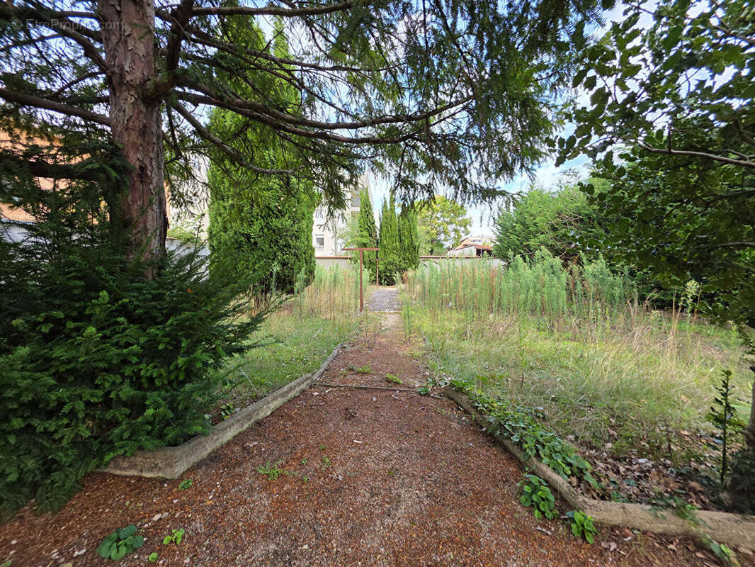 ? RARE À LA VENTE ? Terrain constructible 395 m² à Villeurbanne ? Projet maison 135 m² + garage double - photo 5
