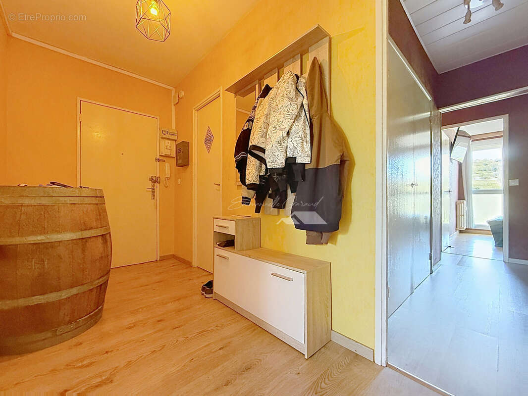 Résidence du Stade // Appartement type 4 // Quatrième étage avec balcon - photo 3