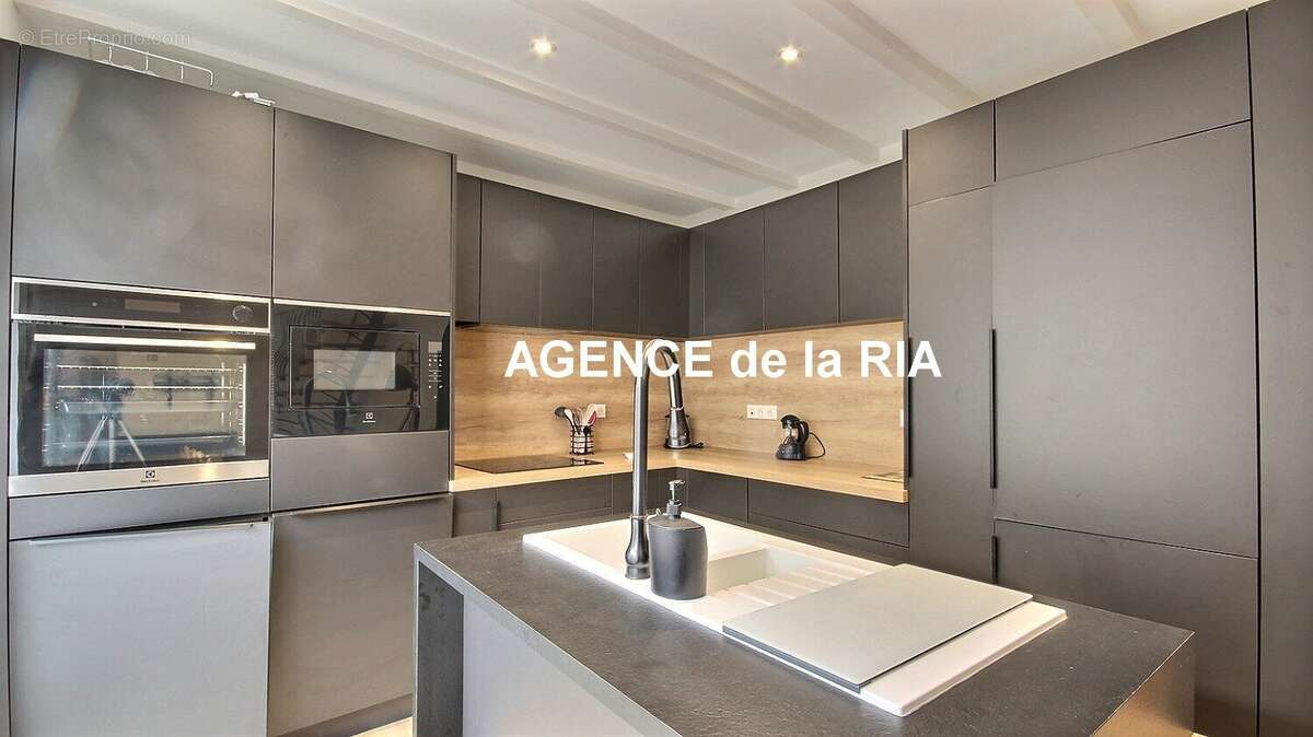 MAISON DE CHARME -  2 CHAMBRES - à deux pas du Port et au calme - photo 5