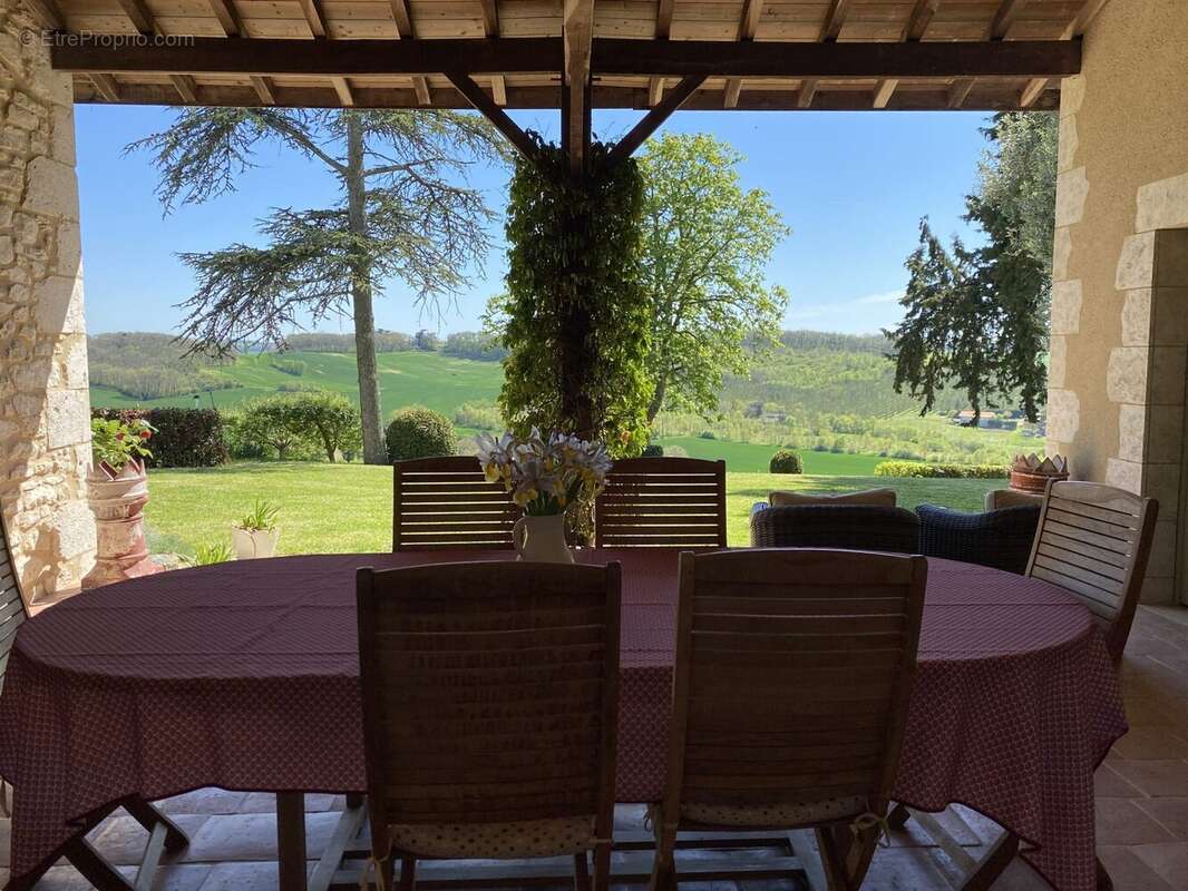 Maison à CASTERA-VERDUZAN