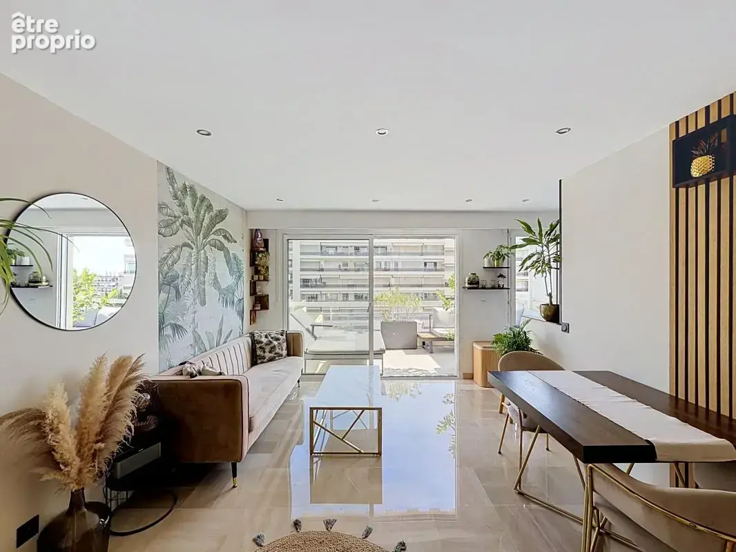 CANNES Basse Californie - Studio rénové 27m2 - Terrasse 12m2 - Etage élevé - photo 10