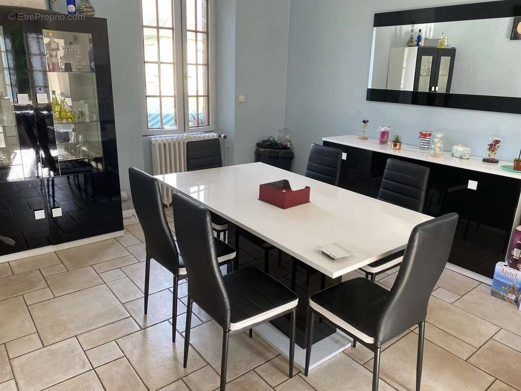 Maison à BRIENON-SUR-ARMANCON