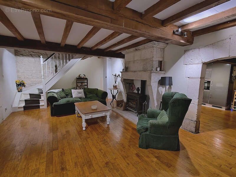 Maison à CHAMPAGNE-ET-FONTAINE