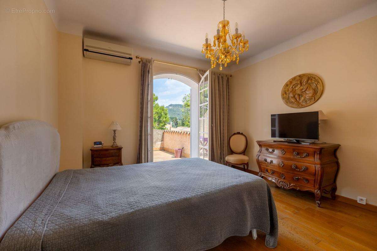 Maison à ROQUEFORT-LA-BEDOULE