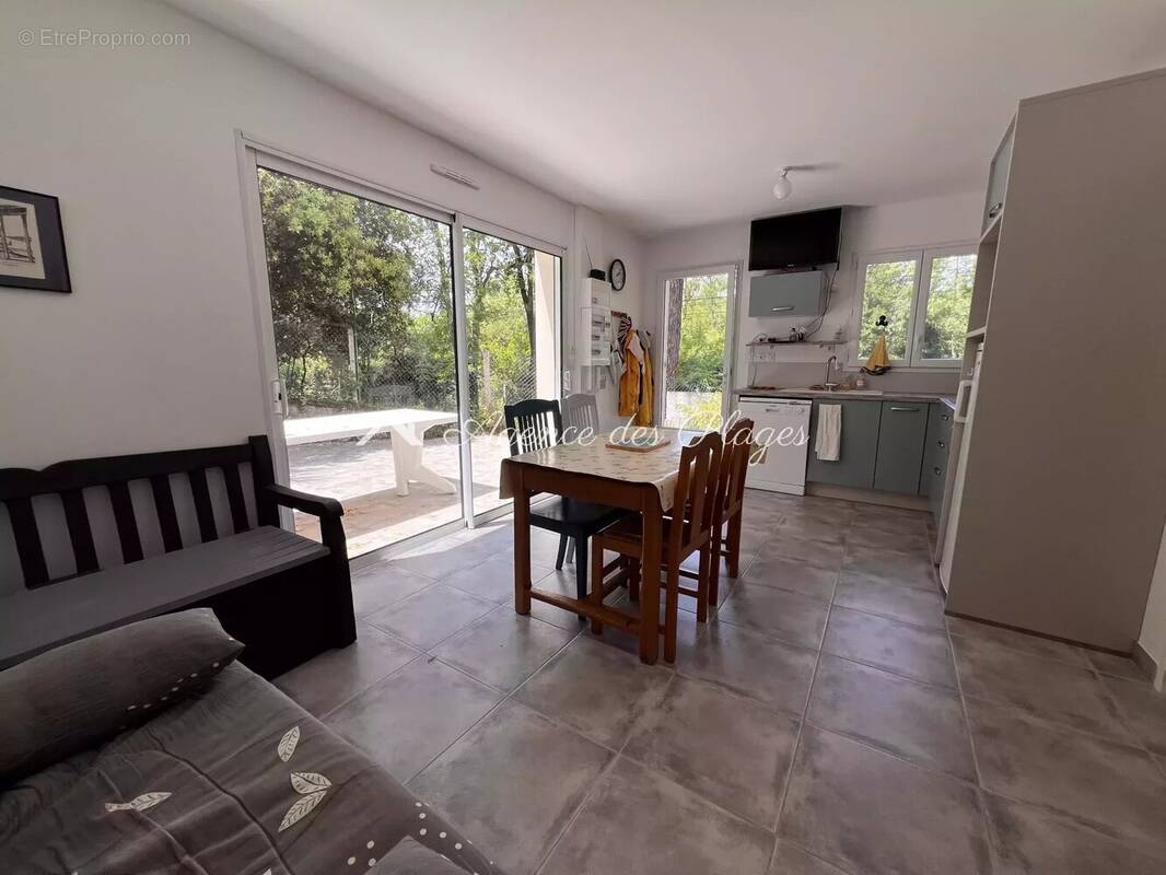 Maison à MESCHERS-SUR-GIRONDE