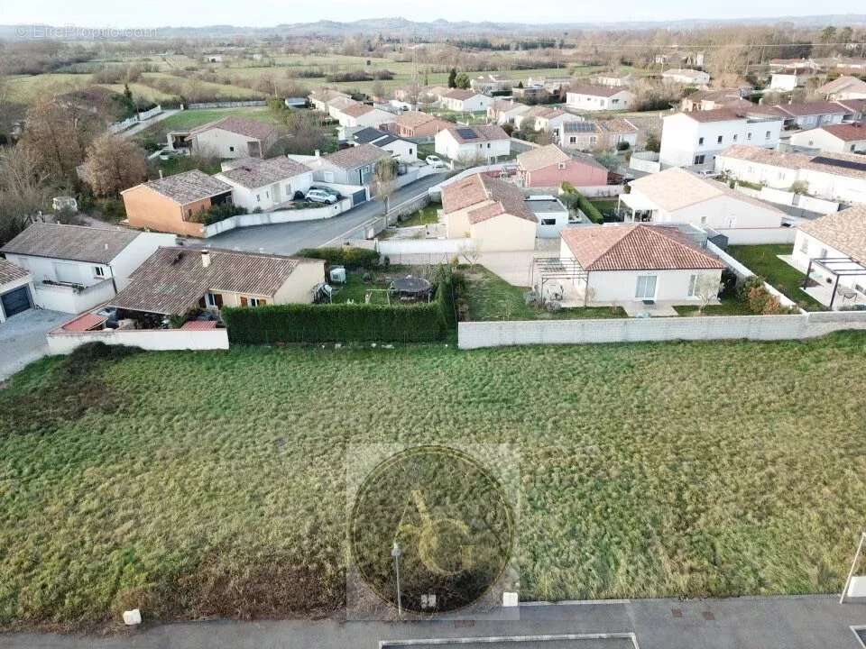 Terrain à REVEL