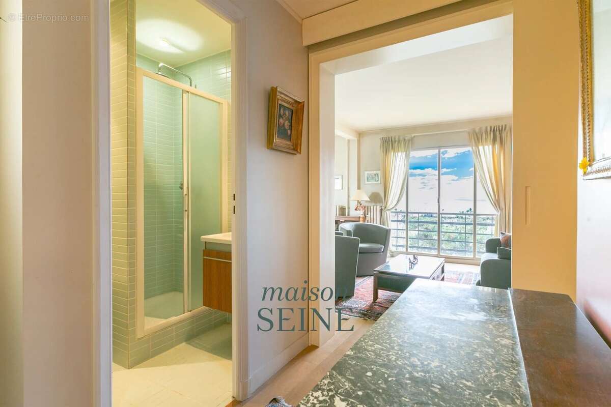 Appartement à NEUILLY-SUR-SEINE