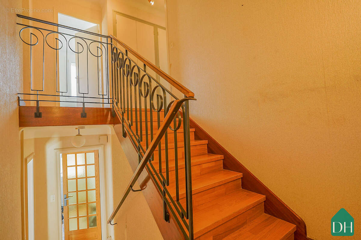 Maison 5 chambres, 146,76 m2, Bourg, ORVAULT - photo 9