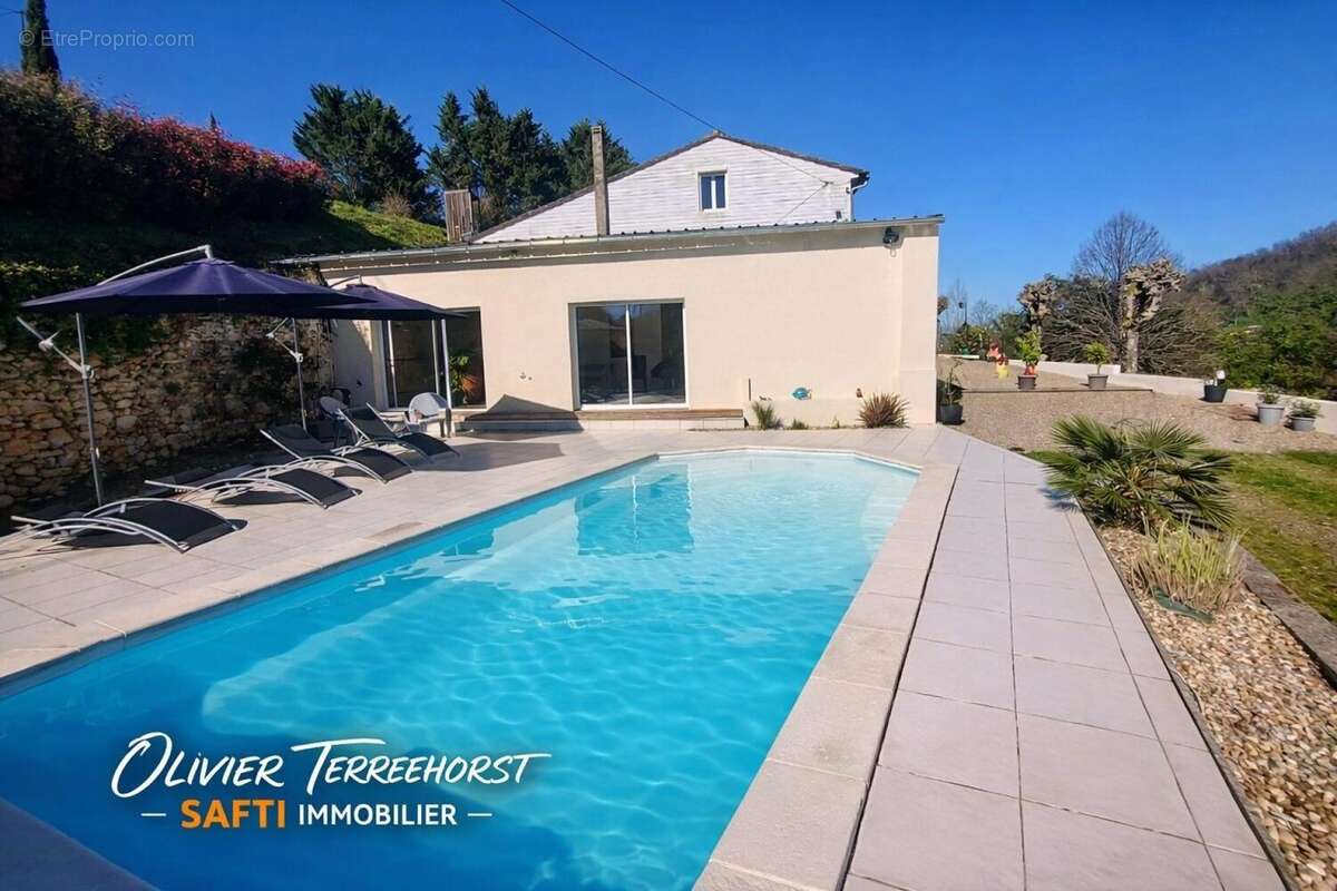 Maison 260 m² à Saint-Vincent-De-Pertignas  - photo 2