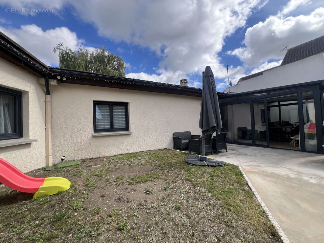 Maison à SARTROUVILLE