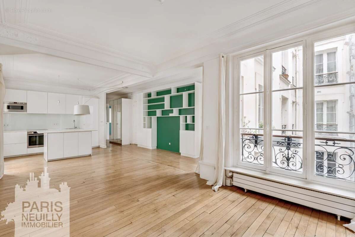 Appartement à PARIS-17E