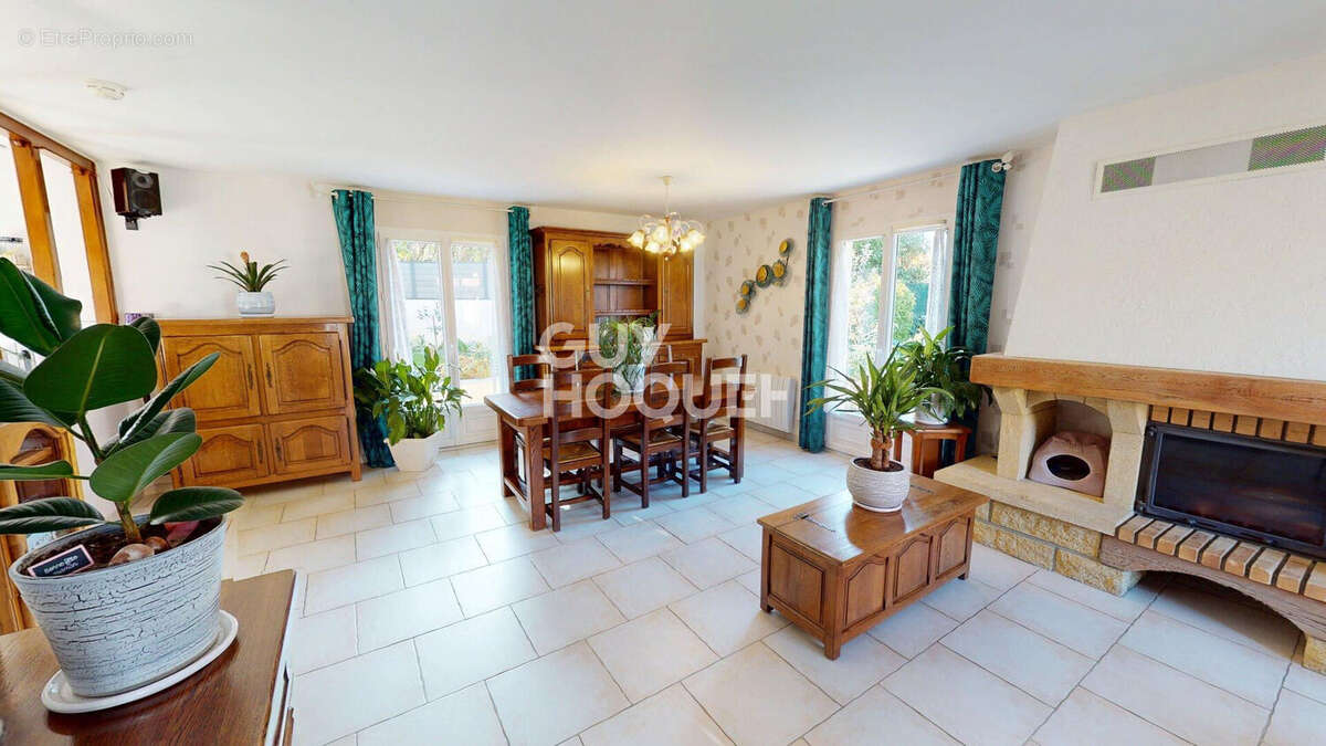 Maison à BRIIS-SOUS-FORGES