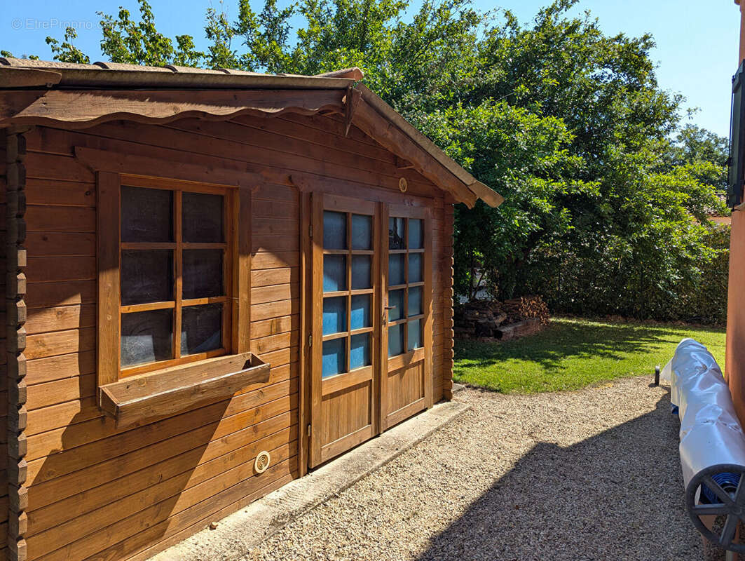 SALERNES, villa de plain-pied, 180 m², garage, piscine, au calme. - photo 16