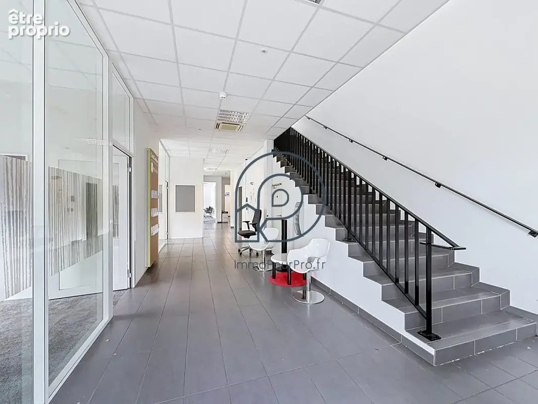 Commerce 300 m² à vendre à La Chapelle-D'armentieres (59930) - photo 7