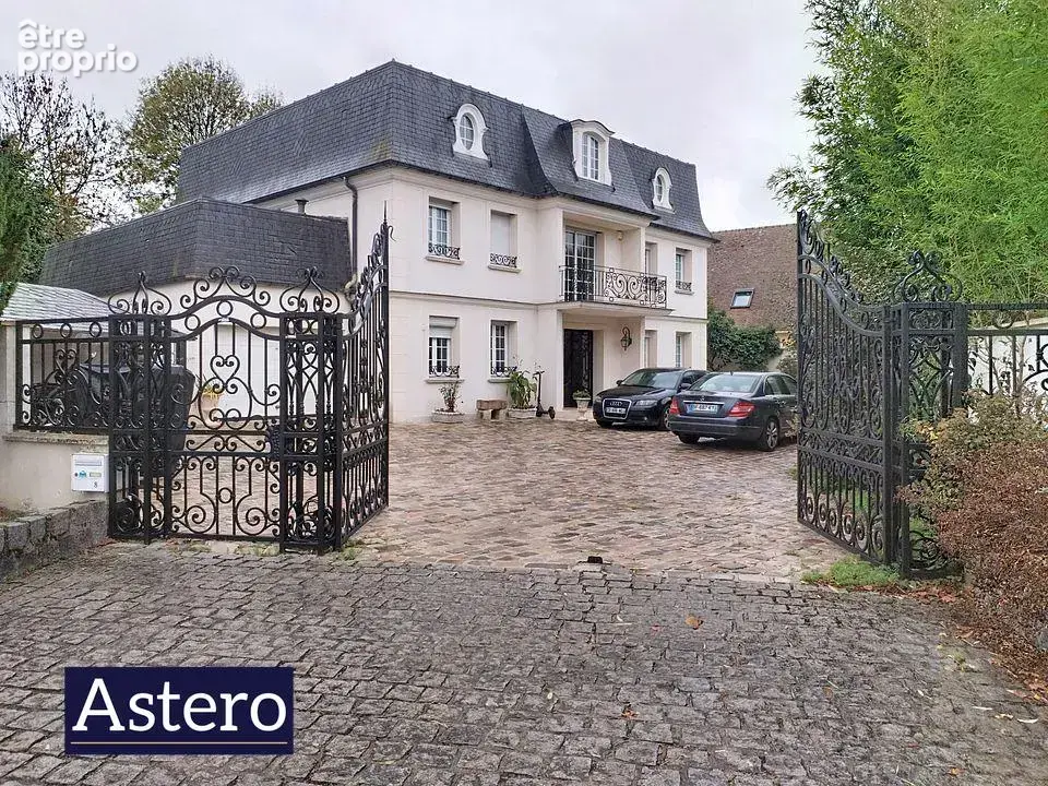  Propriété d’exception au Plessis Trévise : 260 m² de volumes rares sur 830 m² de terrain - photo 1