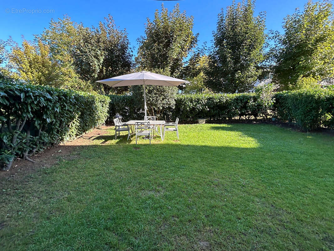 Appartement à L&#039;HAY-LES-ROSES