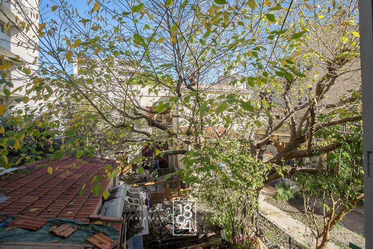 Appartement à MARSEILLE-4E