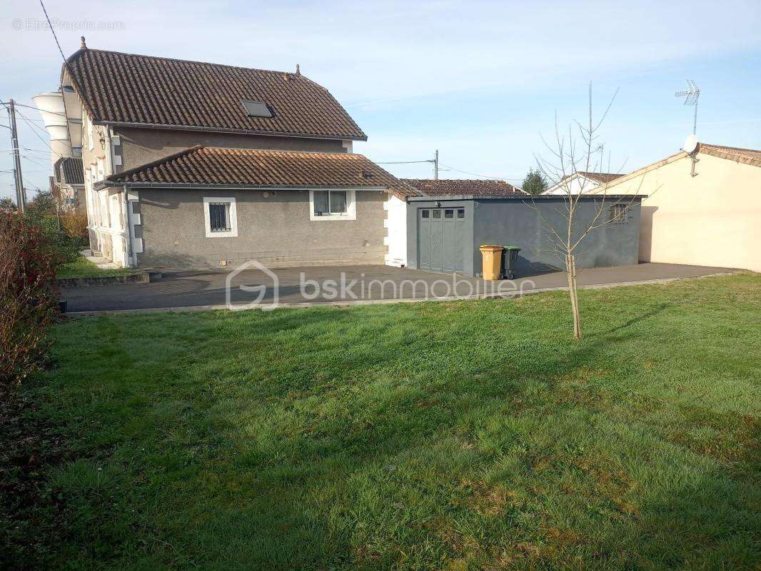 Maison de caractère R+1 de 166m² - photo 3