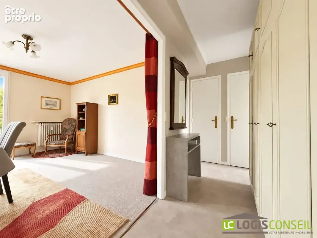 Appartement 4 pièces 67 m² à vendre à Chatillon (92320) - photo 3