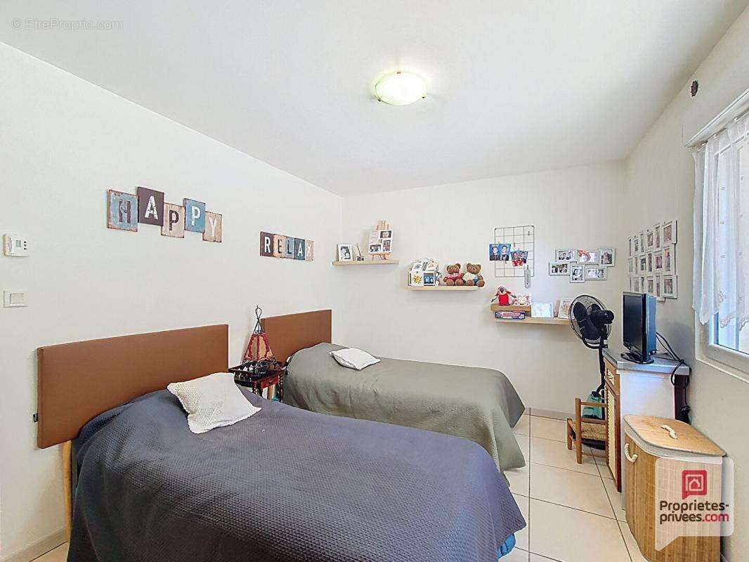 Maison à SAINT-CYR-LA-ROCHE