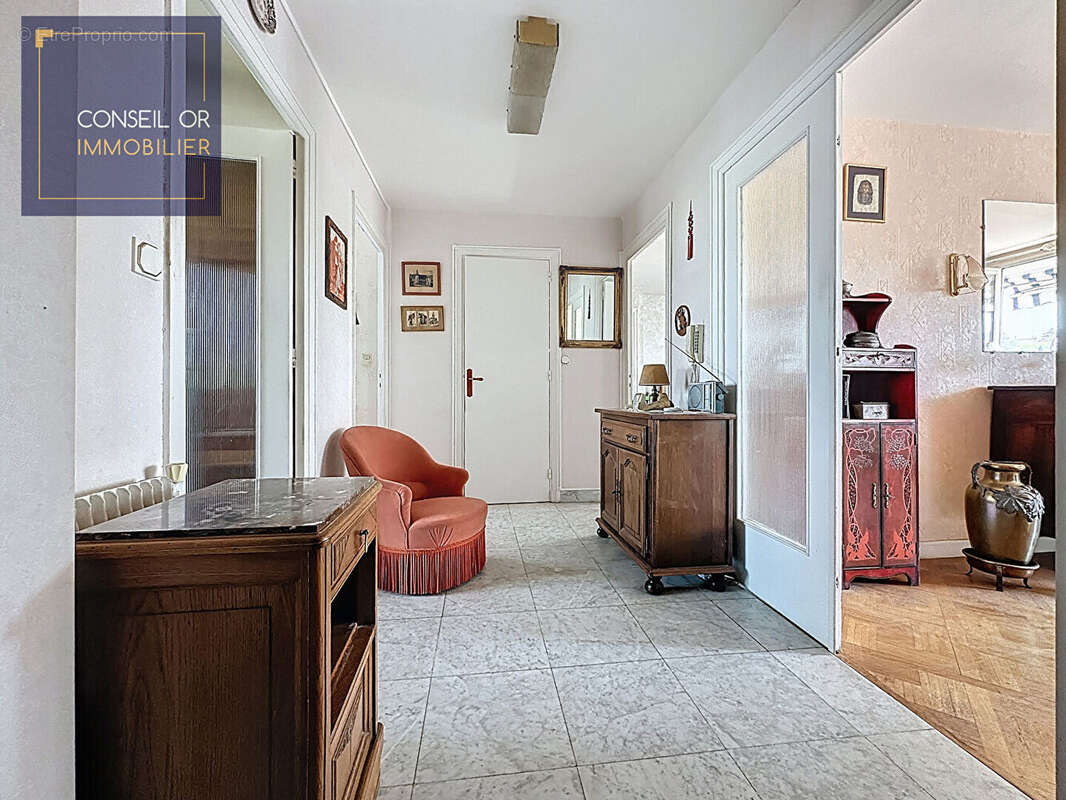 Appartement à SAINT-GENIS-LAVAL