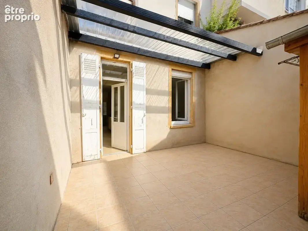 Charlieu - appartement de type 2 en rez-de-jardin avec terrasse et extérieur privatif - photo 6