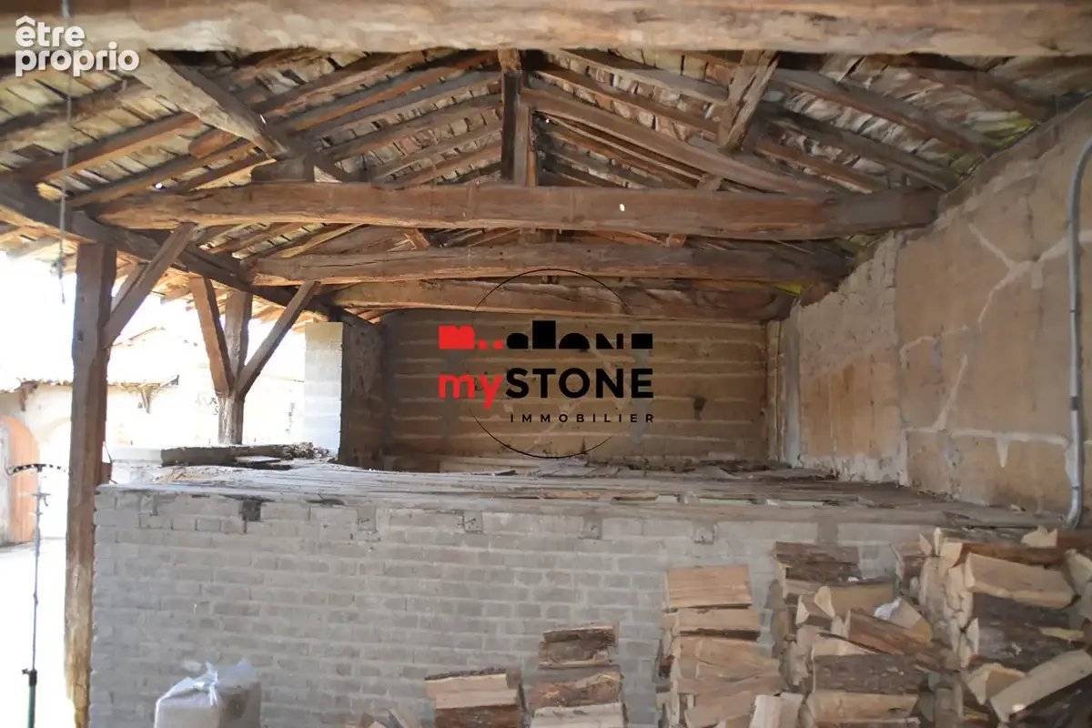 GENOUILLEUX - corps de ferme à rénover 450m² (dont dépendances) sur 3000m² de terrain - photo 11