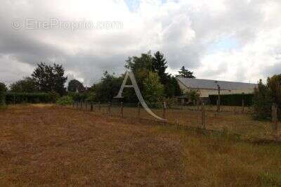 Terrain à SAINT-GERVAIS-LA-FORET