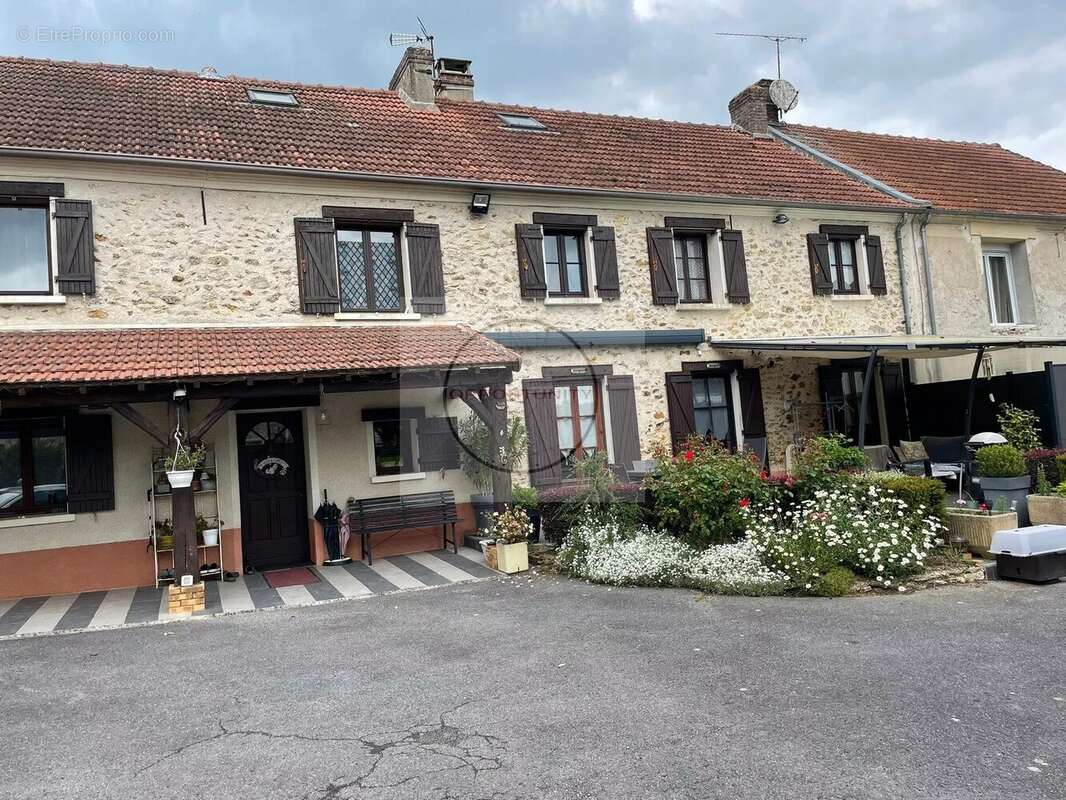 Maison à REBAIS