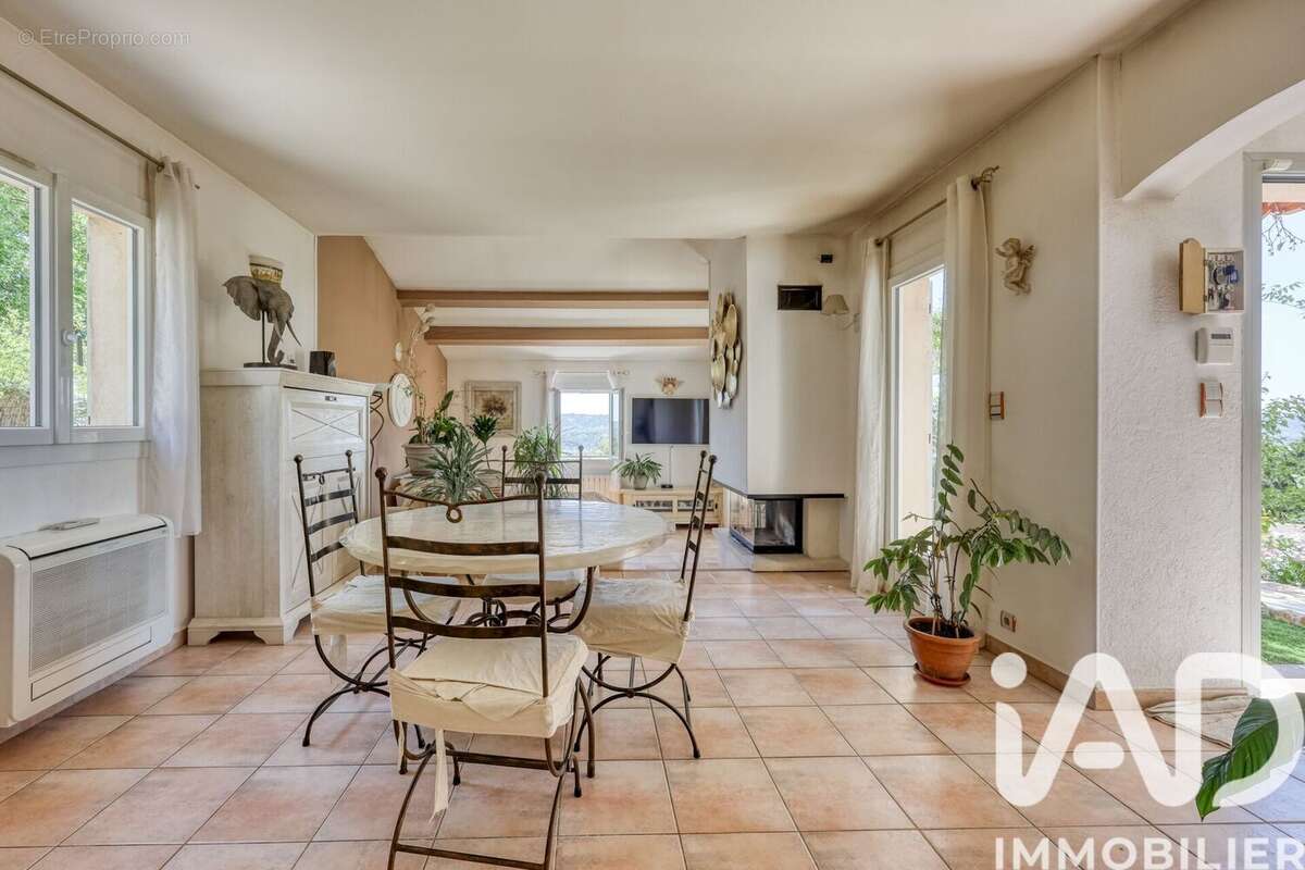 Photo 6 - Maison à TOURRETTES
