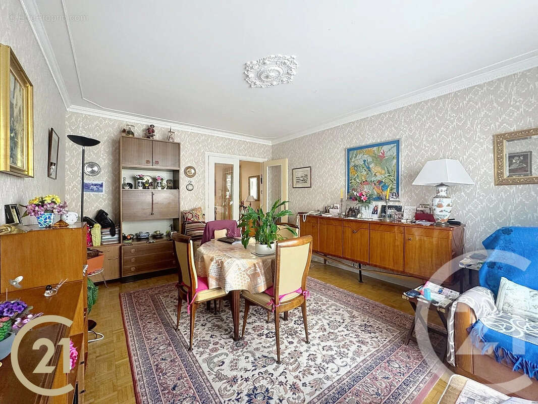 Appartement à PARIS-11E