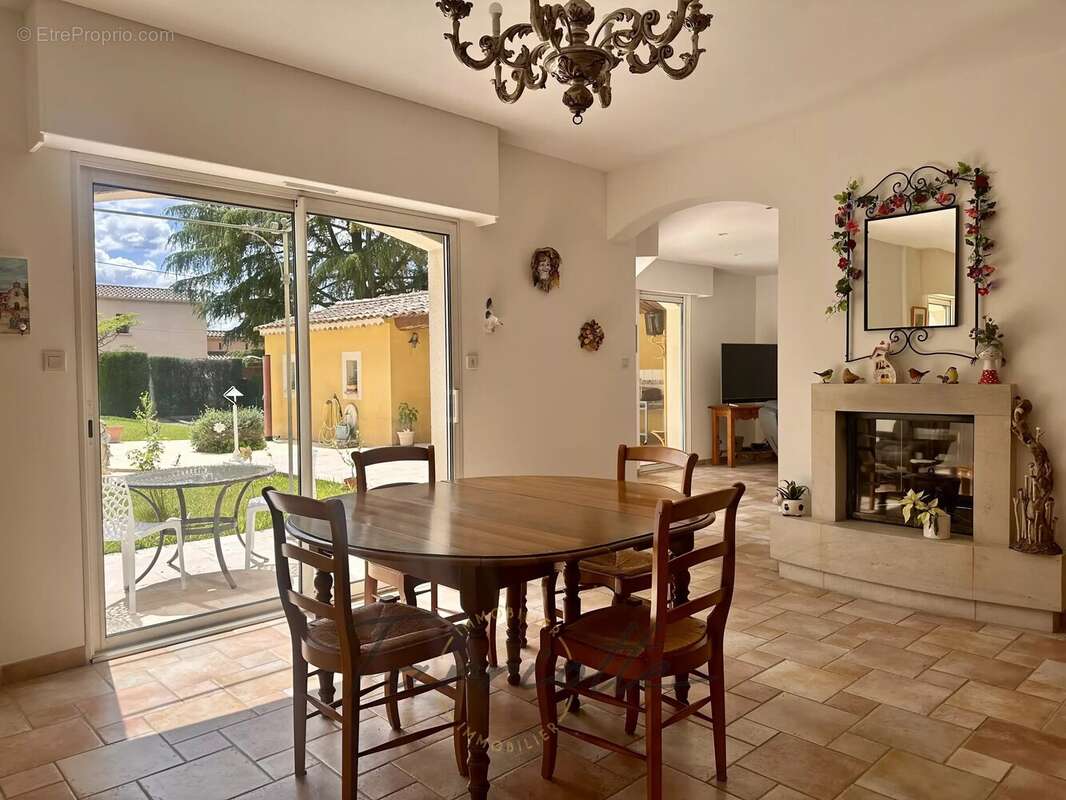 Maison à VALREAS