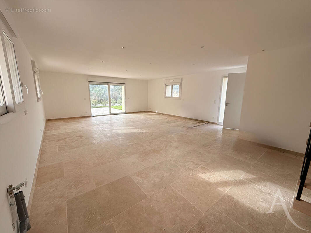 Maison à BRETTEVILLE-L&#039;ORGUEILLEUSE