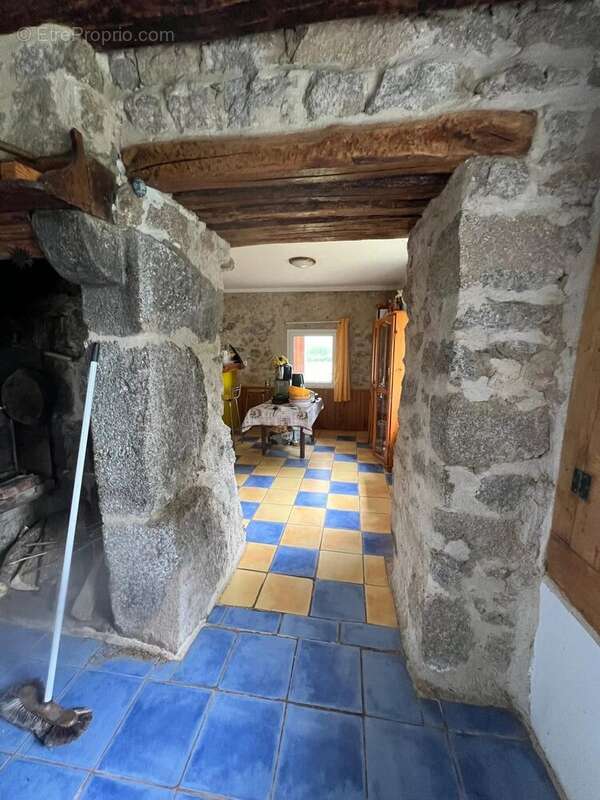 Maison à AUZANCES
