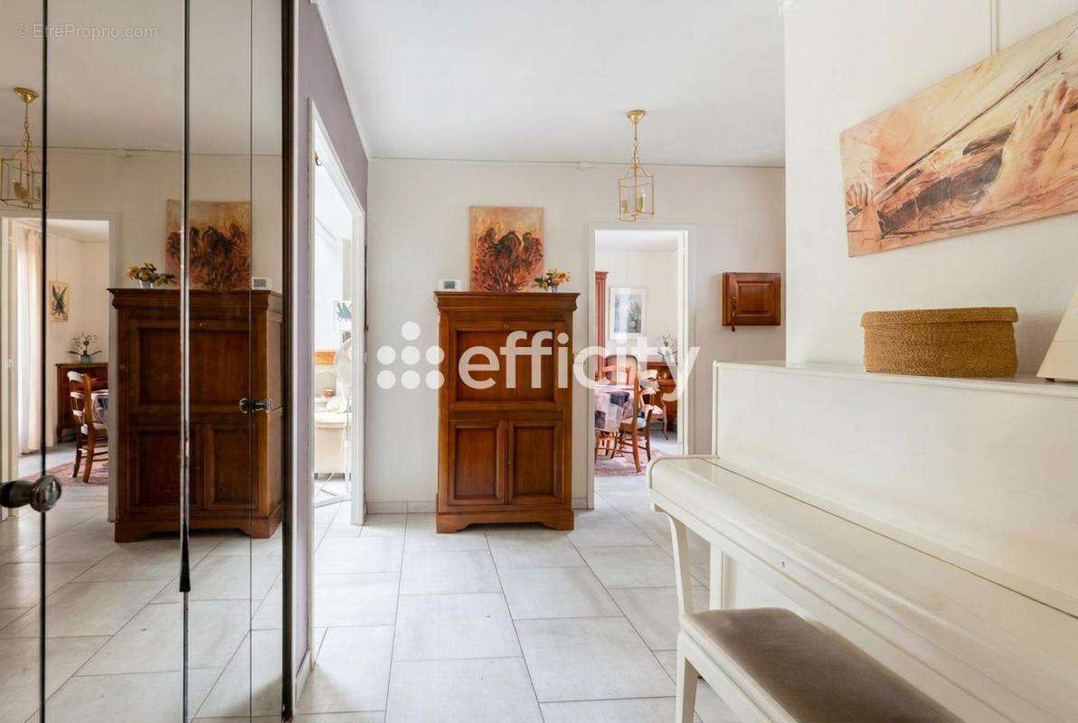 Maison à THIAIS