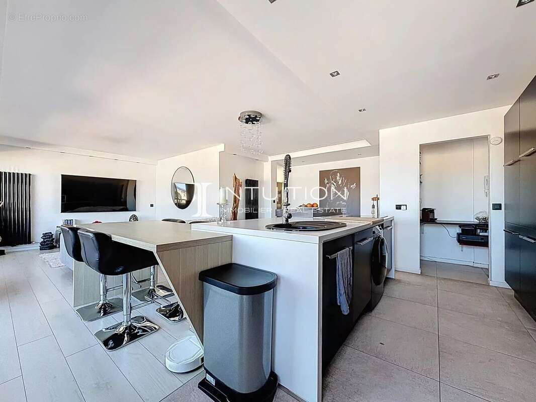 Appartement à LE CANNET