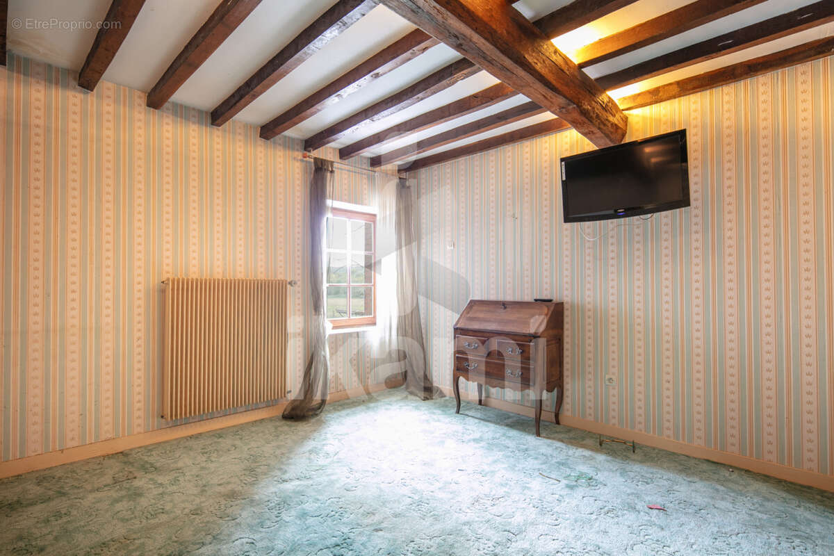 Maison à CHATEAUNEUF-DE-GALAURE