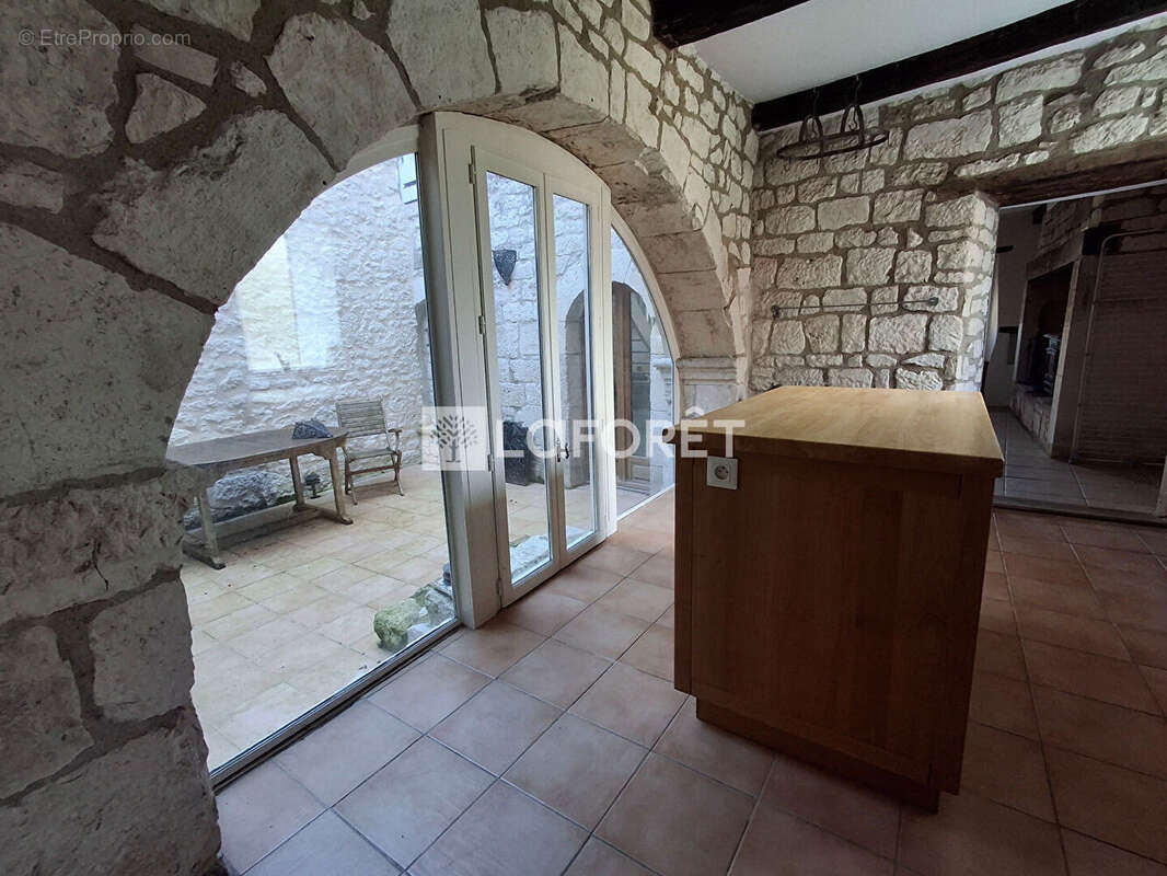 Maison à SAINT-BEAUZILE