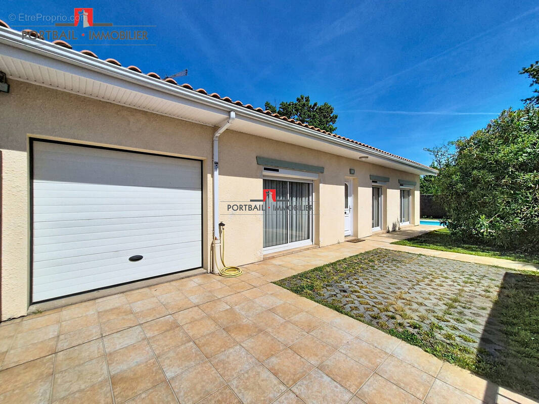 Maison à CARBON-BLANC