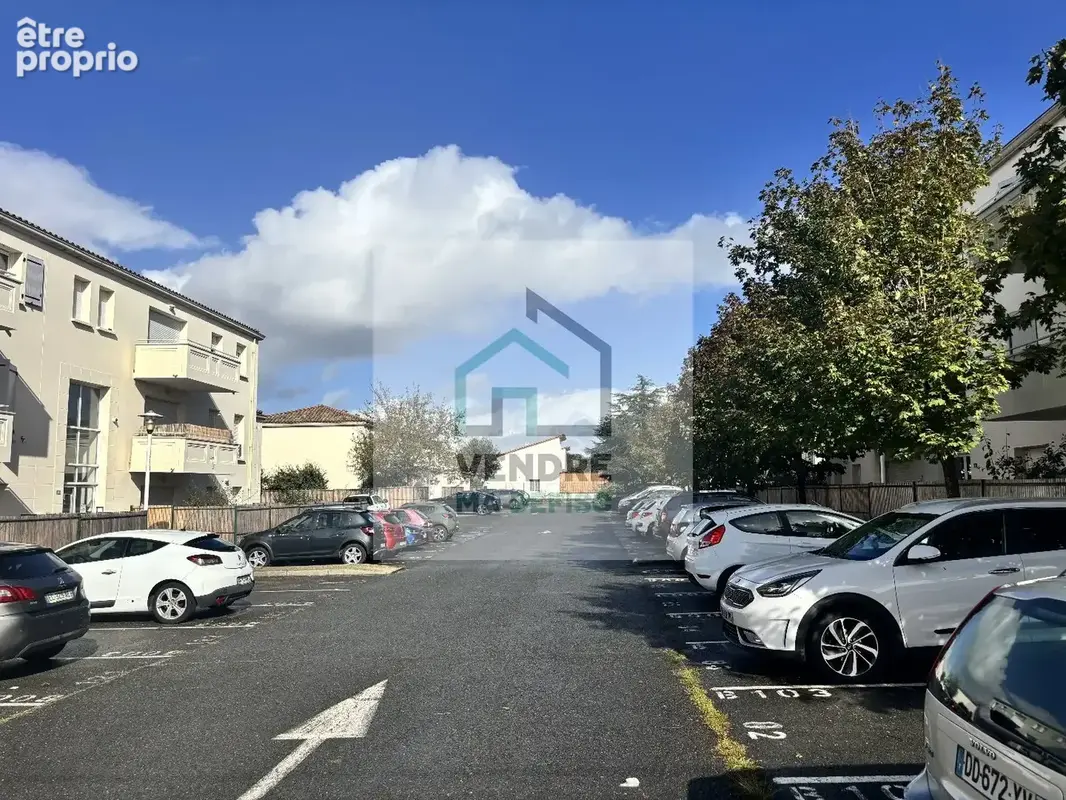 Blaye - t2 - balcon - parking - libre - photo 2