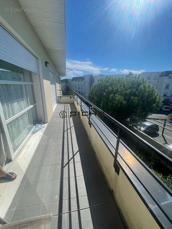 Appartement à VILLENAVE-D&#039;ORNON