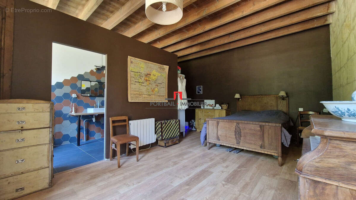 Maison 207 m² à Saint-Andre-De-Cubzac  - photo 9
