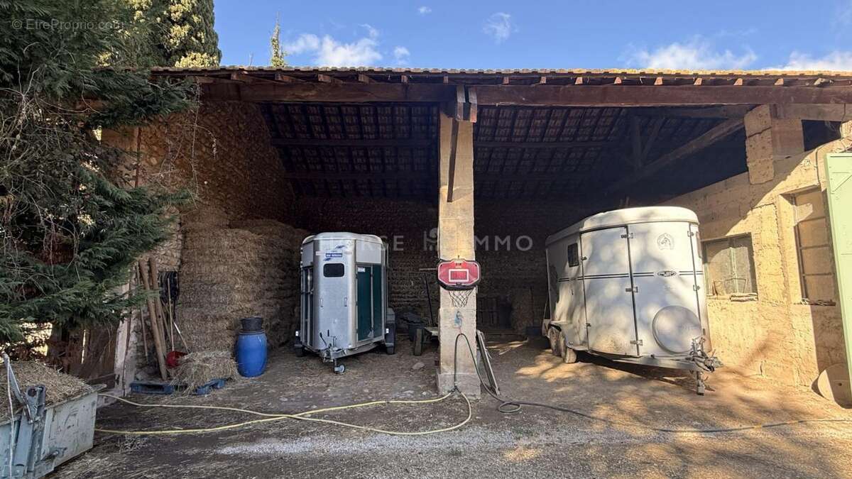 Belle propriété avec deux logements et dépendances - photo 11
