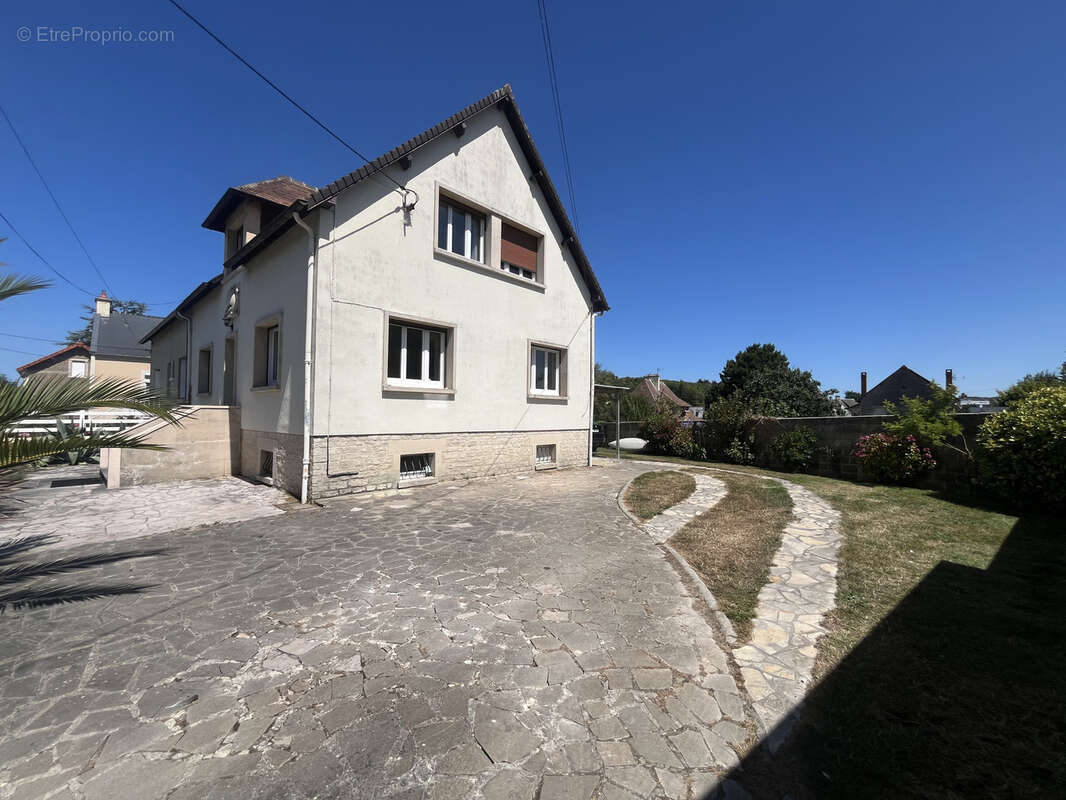 Maison 92 m² à Port-En-Bessin-Huppain  - photo 15