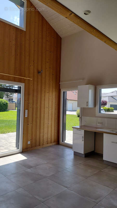 Maison à VERCEL-VILLEDIEU-LE-CAMP